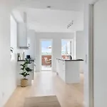 Penthouse In Center W Private Rooftop Terrace *