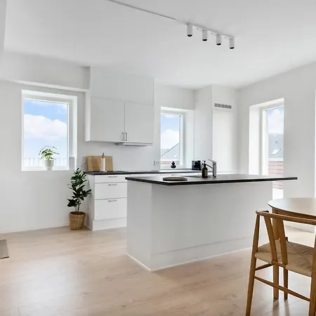 Apartment Grand Penthouse With Private Rooftop Terrace *