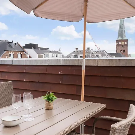 شقة Grand Penthouse With Private Rooftop Terrace Århus