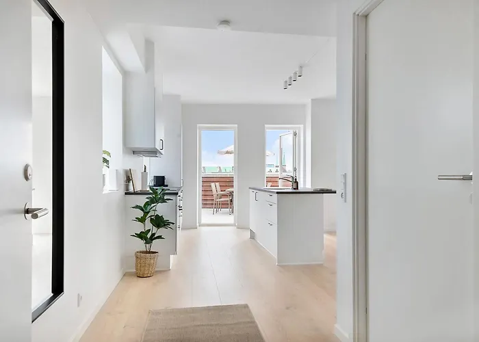 Grand Penthouse With Private Rooftop Terrace *