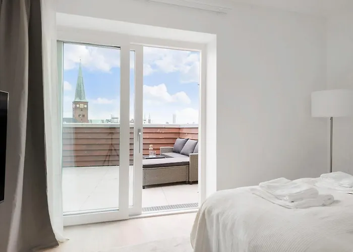 Grand Penthouse With Private Rooftop Terrace * Århus